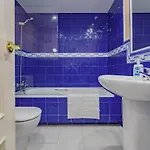 Cubo's Conde Rudi Pool&parking Lejlighed