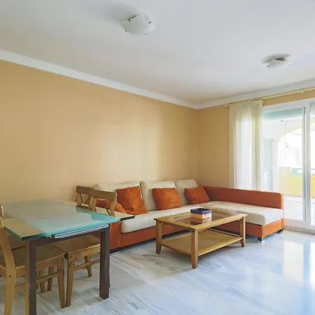 Cubo's Conde Rudi Pool&parking