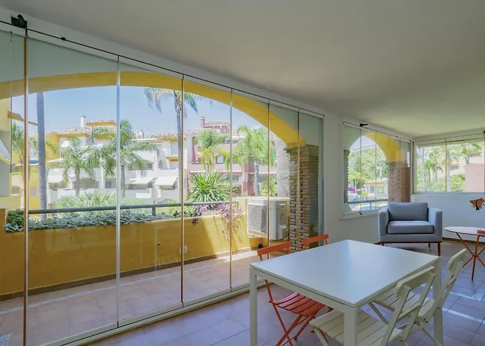 Cubo's Conde Rudi Pool&parking Appartement *